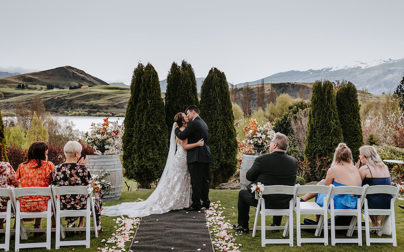 stoneridge estate queenstown venue for less than 30 guests lost in love elopement services